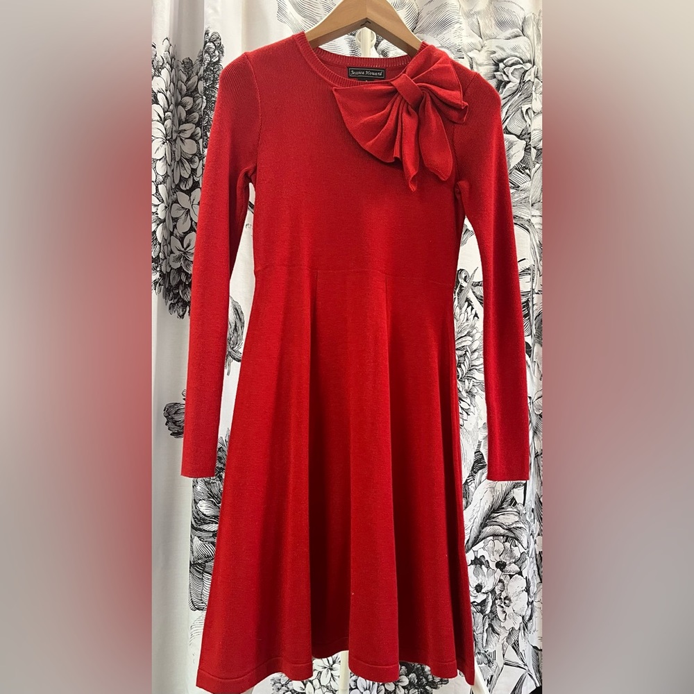 Size small (4-6) Jessica Howard knit sweater dress with bow in red
